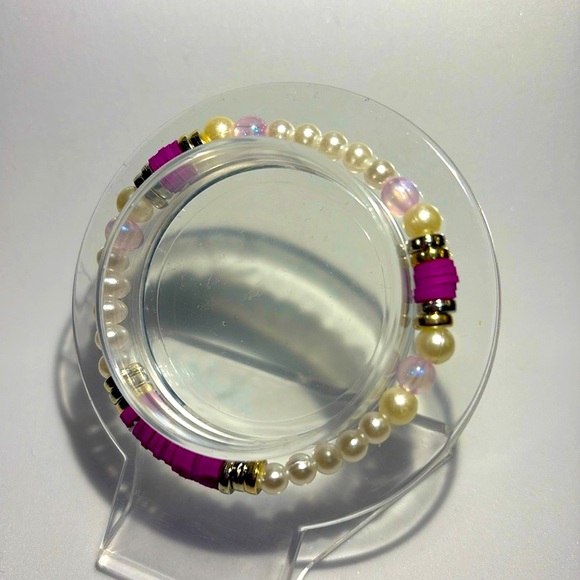 💜 Purple and pearls bracelet 💜 - Picture 1 of 3